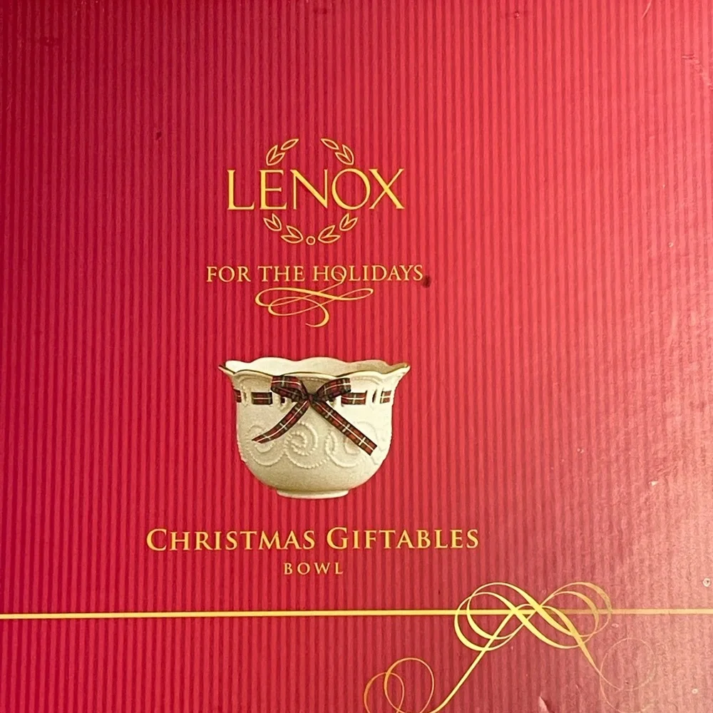 Lenox Collectible Porcelain Scalloped Bowl | 24K Gold Trimmed